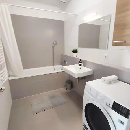 Schanz - Quietly Oriented - Private Parking - Balcony Bratislava