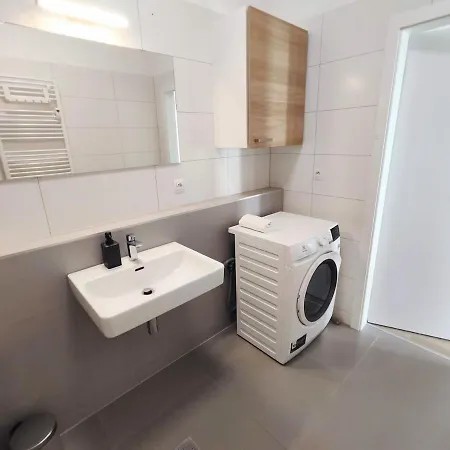 Apartment Schanz - Quietly Oriented - Private Parking - Balcony *