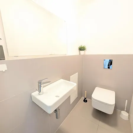 Schanz - Quietly Oriented - Private Parking - Balcony *