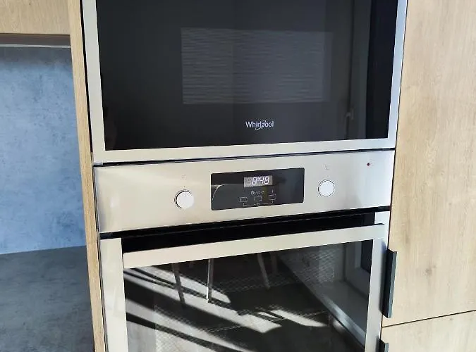 Schanz - Quietly Oriented - Private Parking - Balcony Apartment Pressburg